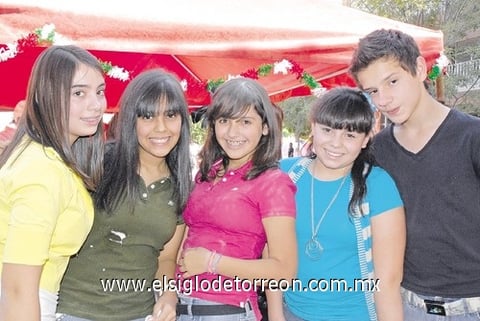19122010 Ana Lorena, Natalia, Paola, Luisa y Joaquín.