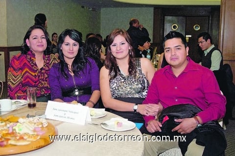 19122010 Catalina Velásquez, Dulce Lavenant, Karla Lavenant y Carlos Carreón.