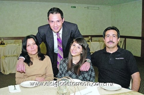19122010 Raymundo Segovia, Lidia Prieto, Lizeth Segovia y Jesús Alberto Segovia.