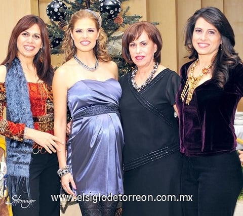 19122010 La futura mamá estuvo acompañada por su mamá Sra. Martha Alicia Villarreal de Castillo y sus hermanas Martha y Sonia Castillo que fungieron como organizadoras de la fiesta de canastilla.