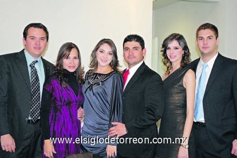Gustavo y Gaby Pineda, Paty y Daniel Morales, Mariana Lugo y Enrique Gilio.