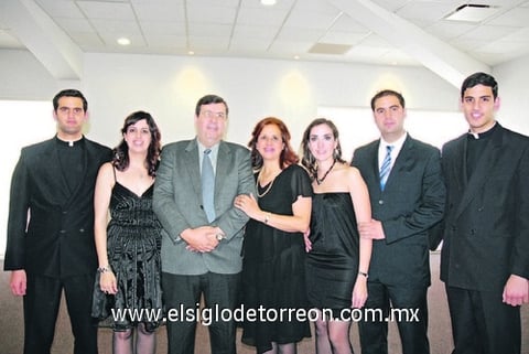 Juan Pablo, Luly, Enrique, Lourdes, Claudia, Enrique y Alejandro.