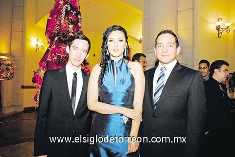 Eduardo, Ángeles y Luis Adolfo.