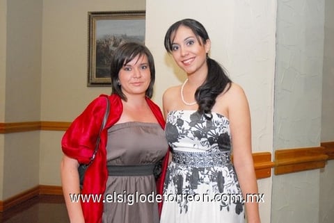 Miriam González y Paulina Vaca.
