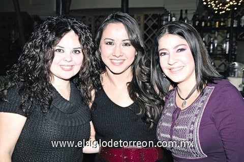 Ana, Perla y Valeria.