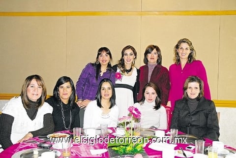 Laura, Rocío, Claudia, Gaby, Suheila, Ale, Mónica, Lucy y Ángeles.