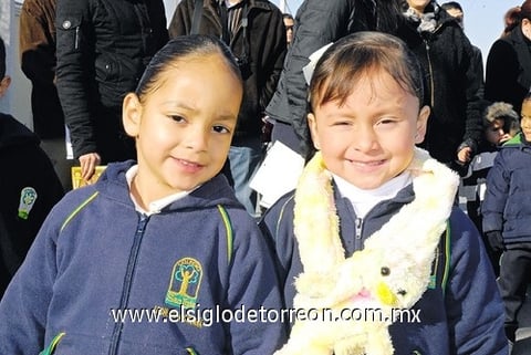 Yamile Jaik y Martha Isabel.