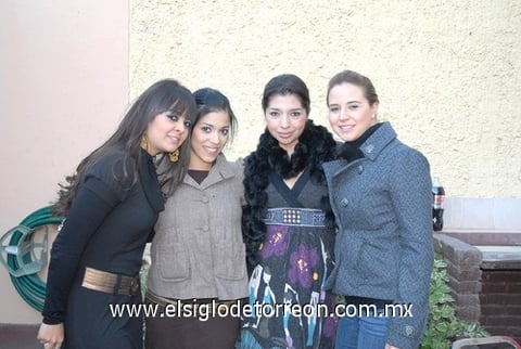 21122010 Arheli Ayala, Karina Ortiz, Graciela Hernández y Cecy Viveros.