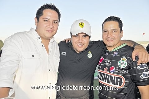 21122010 Guillermo, Emmanuel y Arturo.