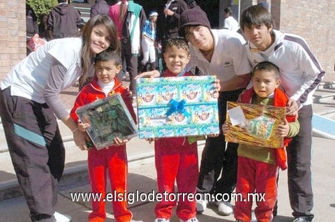 20122010 Julia, Alejandro, Moisés, Josué, Axel y Ian Sanien.
