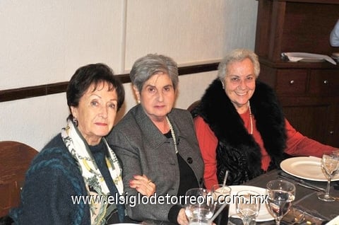21122010 Sendy, Camis y Delia.
