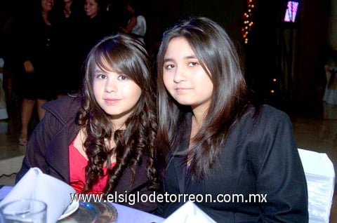 23122010 Gabriela y Melany.