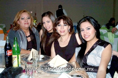23122010 Martha, María Luisa, Ana Luisa y Silvia.