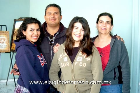 23122010 Ricardo, Alejandra, Margie y Rocío.