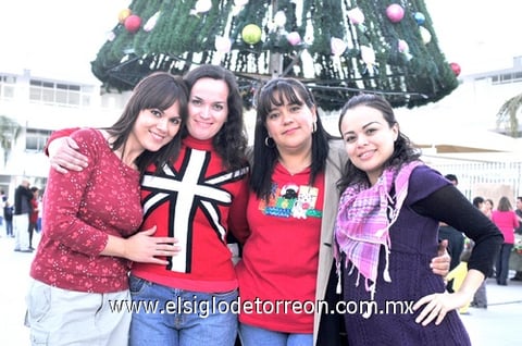 25122010  Soto, Angélica Romero, Angélica Dávila y Roxana Campos.