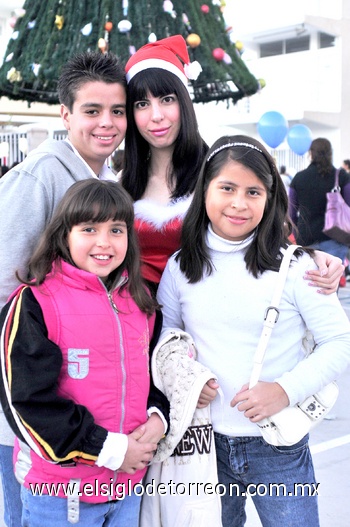 25122010  Marijose, María Paula y Luisa.