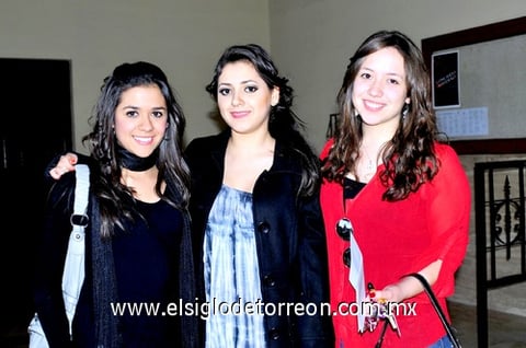 26122010 Frida, Marcela y Pamela.