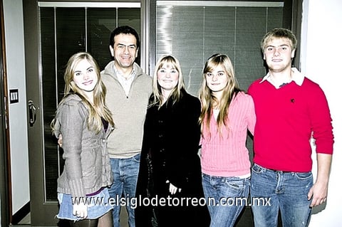 26122010  Roberto, Lety, Mariana y Roberto Núñez Alatorre.