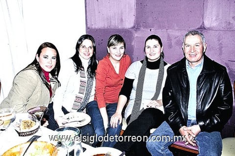 26122010  Sandra, Ana Carla, Monse y Makhlouf.