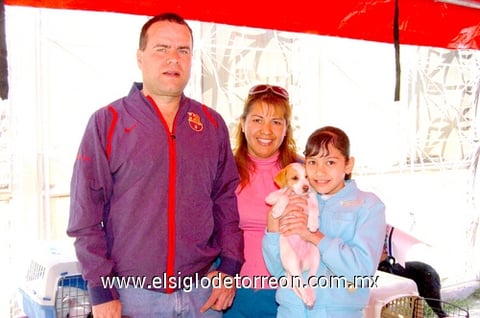 26122010 Sonia Galindo, Miguel Ángel Romero y Valeria Romero.