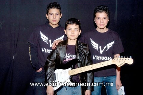 25122010 Alan, Javier y Emilio.