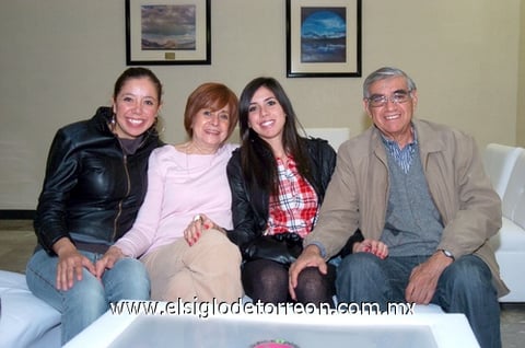 26122010 Clara Ocampo, Lupita del Toro, Maryfer Ocampo y Javier Ocampo.