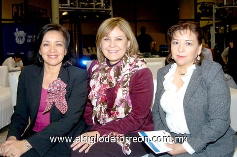 26122010 Mónica Turcios, Kittti y Sofi de la Rosa, María José y Ángeles Pardo.