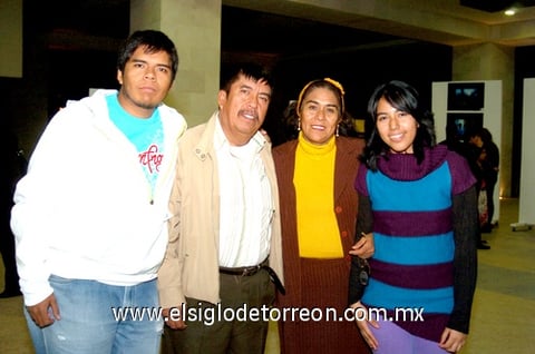 26122010 Luis Ángel, Miguel Ángel, Ofelia y Ofelia Cortina.