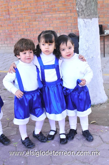 27122010 José Manuel, Ana Victoria y Gabriel.