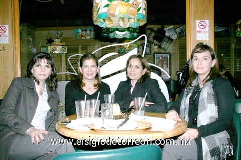 30122010 Gina Batarse, Luly Alvarado, Laura Salas y Ana María Corrales.
