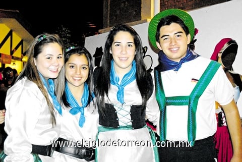 31122010 Trabajadores del INEA convivieron durante fiesta decembrina.