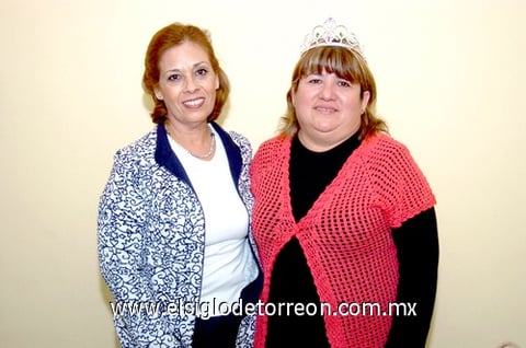 31122010 Cecy de Márquez y Rosario García de Martínez en la reciente celebración con motivo de su cumpleaños.