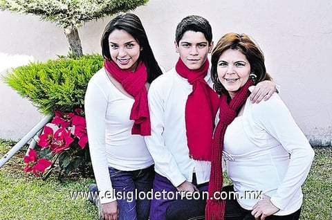 Jazmín, Roberto y Blanca.
