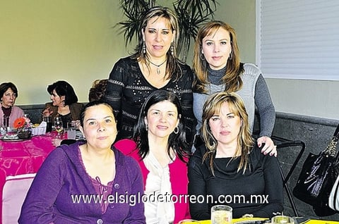Mari Cristy, Lourdes, Blanca Sonia, Nenabel y Ale.