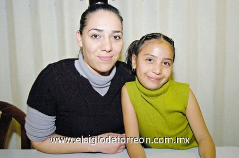 02012011 Reyna Rodríguez y Betsy Arllín Bautizta.