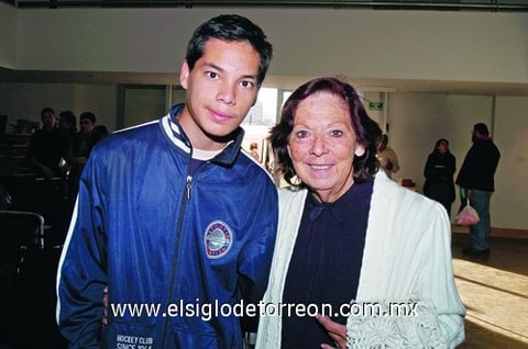 02012011  y María Eugenia.