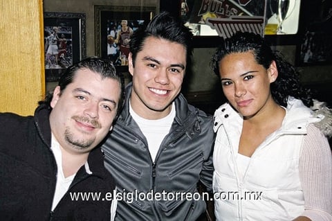 02012011  Álvaro y Tania.