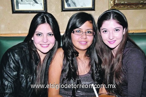02012011  Sofía y Ale.