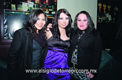 02012011 Karla Gutiérrez, Diana Robles y Rocío Banda.
