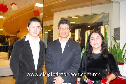 02012011 Jorge García, Eduardo Gajón y Ana Olga Rodríguez.