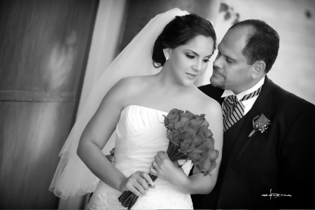 Srita. Patricia Alejandra Aréstegui Campos el día que unió su vida a la del Sr. Carlos Valdez Sahab.- 

 Maqueda Fotografía