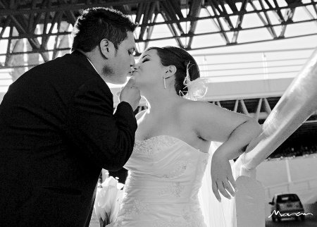 Srita. Keila Fernanda Ulloa Mendoza el día que festejó sus quince años.- 

Gustavo Borroel Fotografía