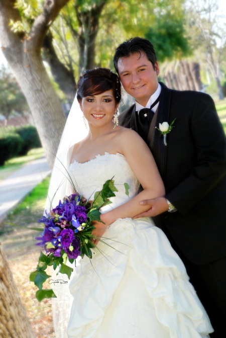 Srita. Cristina Saldaña Mena y Sr. Alan Silva Rivera contrajeron matrimonio el 18 de diciembre de 2010 en la iglesia de San Felipe de Jesús. Ellos son hijos de los señores; Víctor Manuel Saldaña Mena y Rebeca Mena de Saldaña; Jesús Silva Perales y Jéssica Rivera de Silva.- - 

Videosecuencia creativa Gerardo Rivas