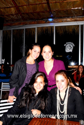 04012011  Yolid, Alejandra y Paulina.