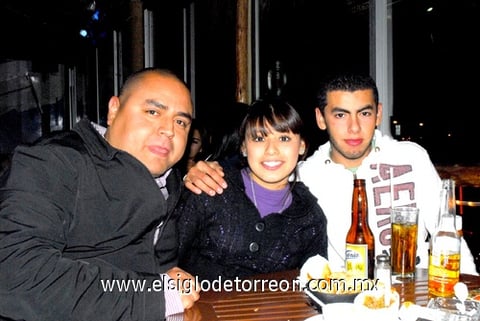 04012011 Abraham Ramos, Zuleyma Escareño y Édgar Villalobos.