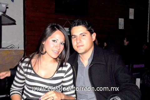 04012011 Karla Becerra y Julián Ornelas.