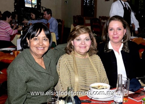 04012011 Lupita Chávez, Silvia Santelices y Celia Lugo.