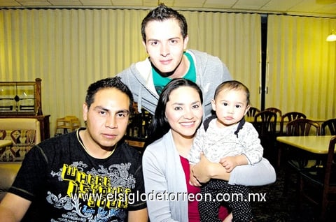 05012011 Aarón Zapata, Izela Lira, Yamina Herrera y Noé Morales.