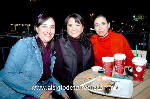 07012011  Rojas, Ludy Álvarez y Mayra Barraza.