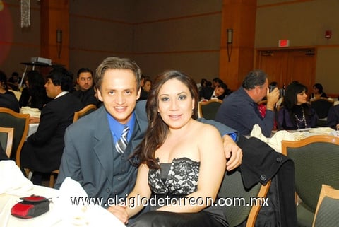 06012011 Isaías Acosta y Patricia Carlos.